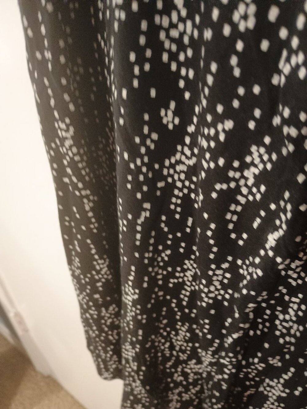 Gap Black & White Abstract Print Wrap Dress Size Large Rayon Tie Waist - Picture 7 of 8